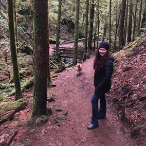 Meet your Posher, Claire